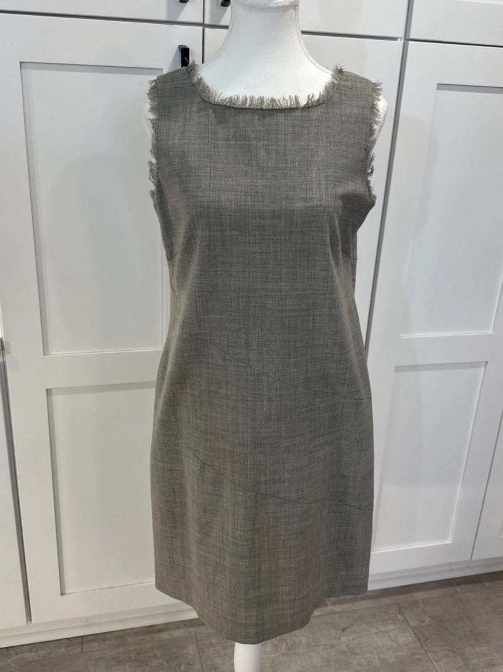 Bloomingdale’s 100% linen Sleeveless Fringe-Trim Shift Dress in Grey Sz 8